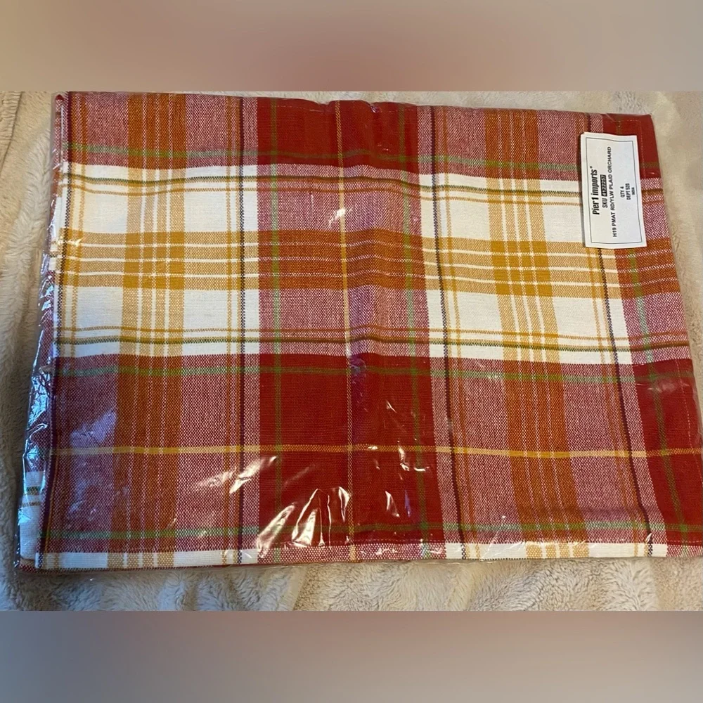 Pier 1 imports, NWT placemats, plaid fall colors, 100% cotton